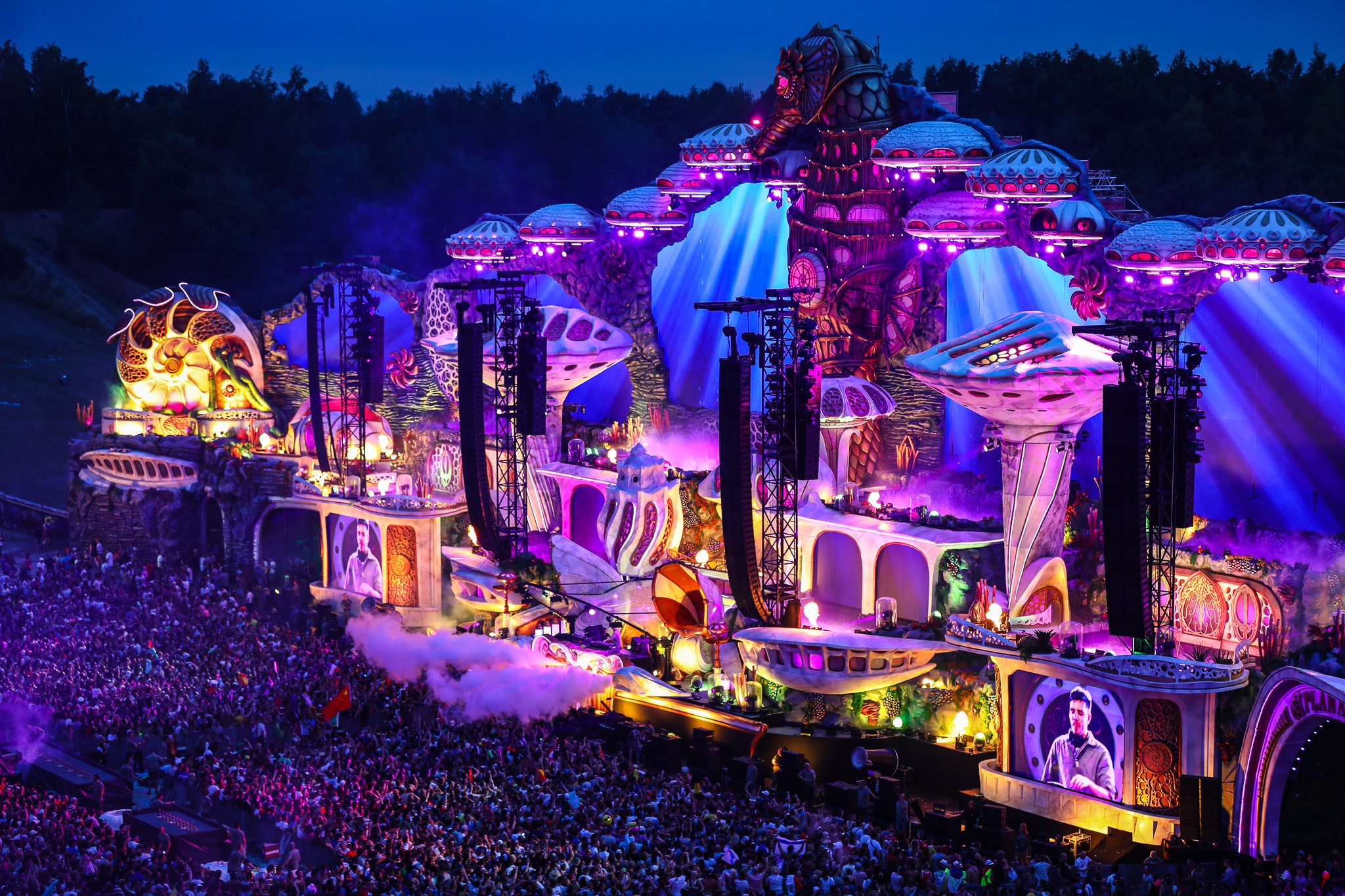 K series sound system set up by L-Acoustics at the Tomorrowland Festival