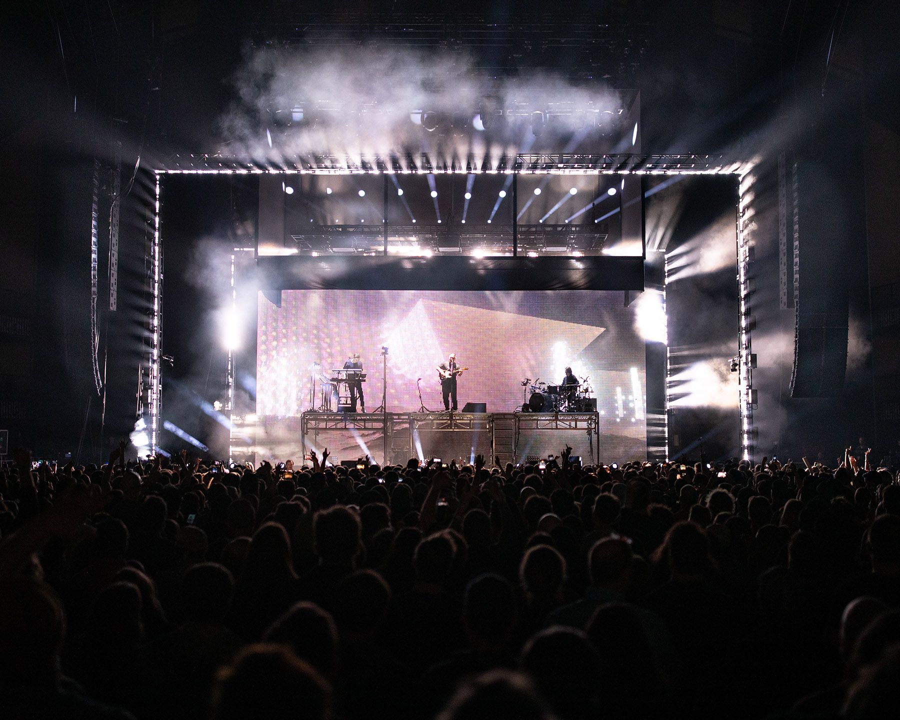 Worley Sound Carries Dream PA from L-Acoustics on alt-J’s The Dream Tour featured image