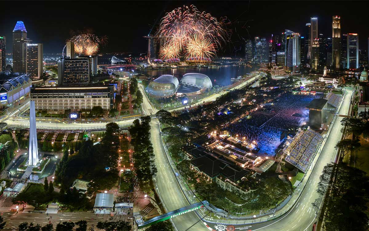 L-Acoustics Concert Sound System night  city light set up for the Singapore Grand Prix