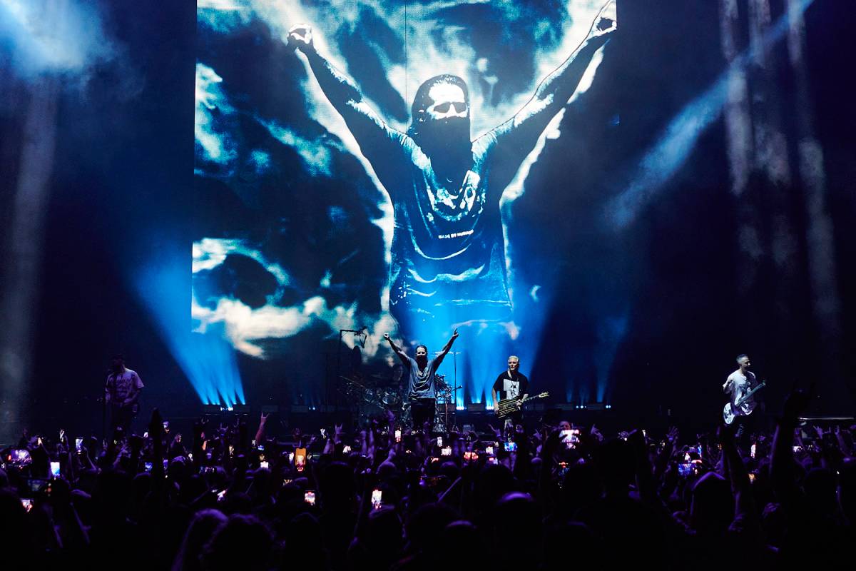 Avenged Sevenfold on Tour with Concert Sound System - L