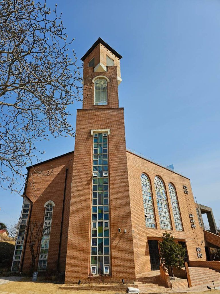 The MADE LIM Café is a five-storey 120-year-old church transformed into art, dining, and performance spaces with playback and live audio using and L-Acoustics professional sound system