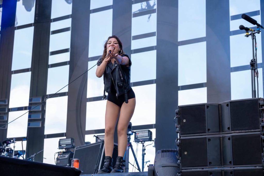 L-Acoustics Kara II placed provided lip-fill during Izïa’s performance at Musilac Festival