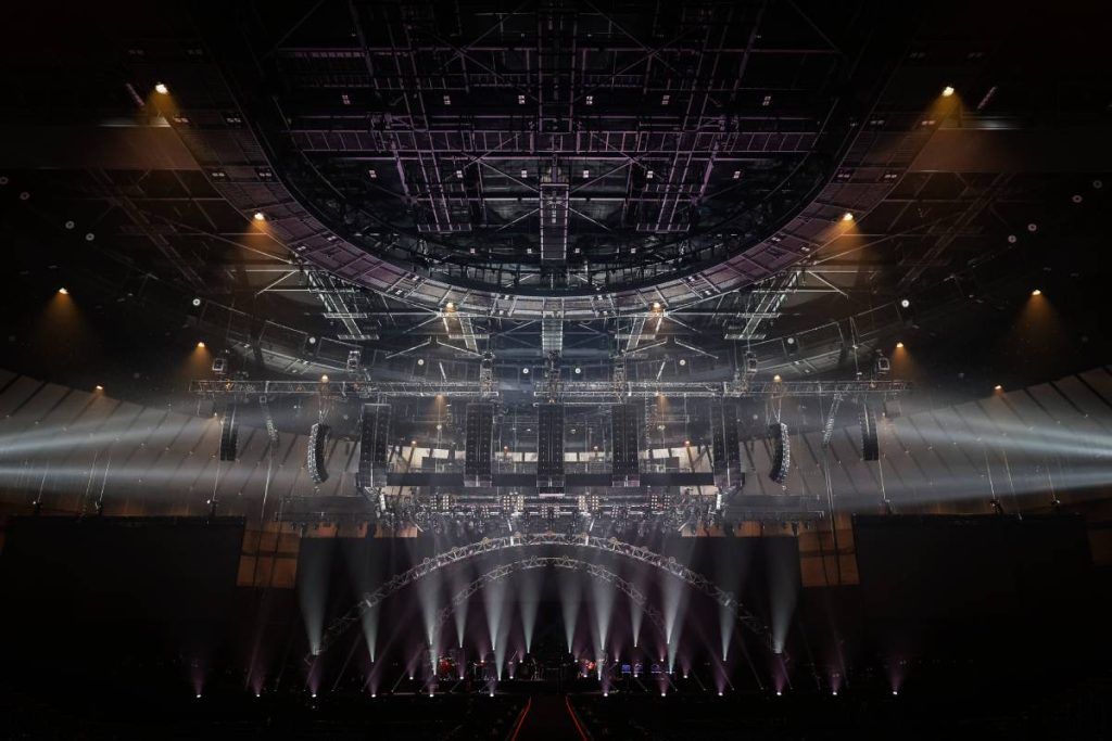©Takayuki Okada – The L-ISA concert sound system consisted of a main scene system of five arrays of L-Acoustics K2
