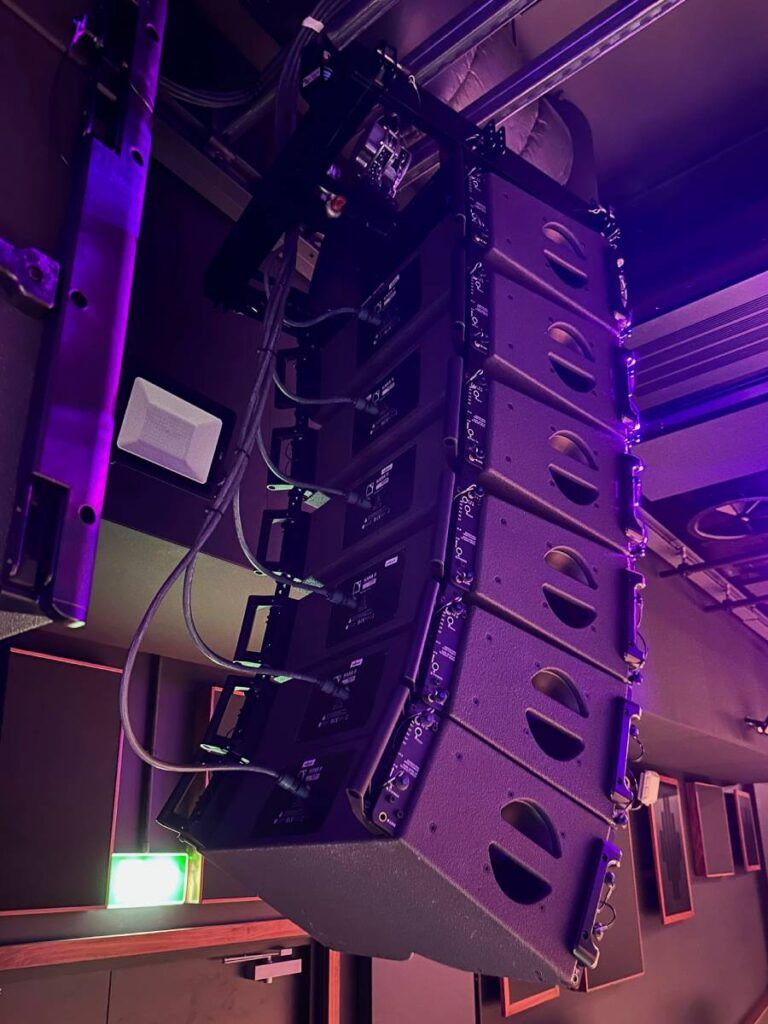 The floating design and specialised mounting solutions allowed high-performance levels while ensuring minimal disruption to their central London neighbours