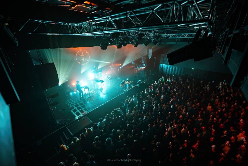 © L.POCHET - With L-Acoustics L Series, La Cartonnerie demonstrates its commitment to maintaining its renowned acoustic performance standards, here with Synapson taking the stage