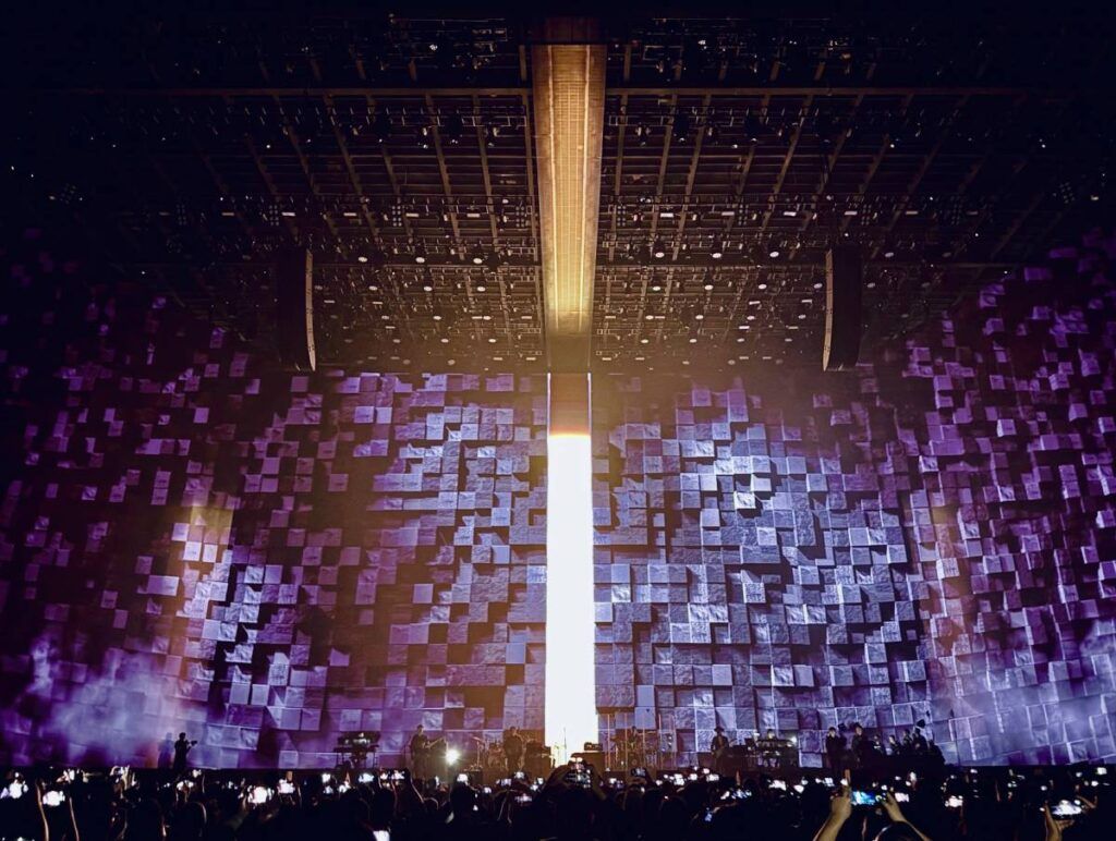 L-Acoustics L2 and L2D for LIVERSE concert sound system’s main left-right arrays