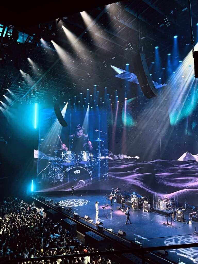 The sleek profile of L-Acoustics L Series preserves audience sightlines and delivers impressive SPL and power throughout LIVERSE