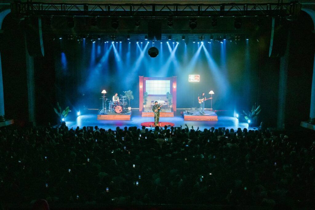Grentperez performing on RMA’s L Series rig (photo credit: Heather Koepp)