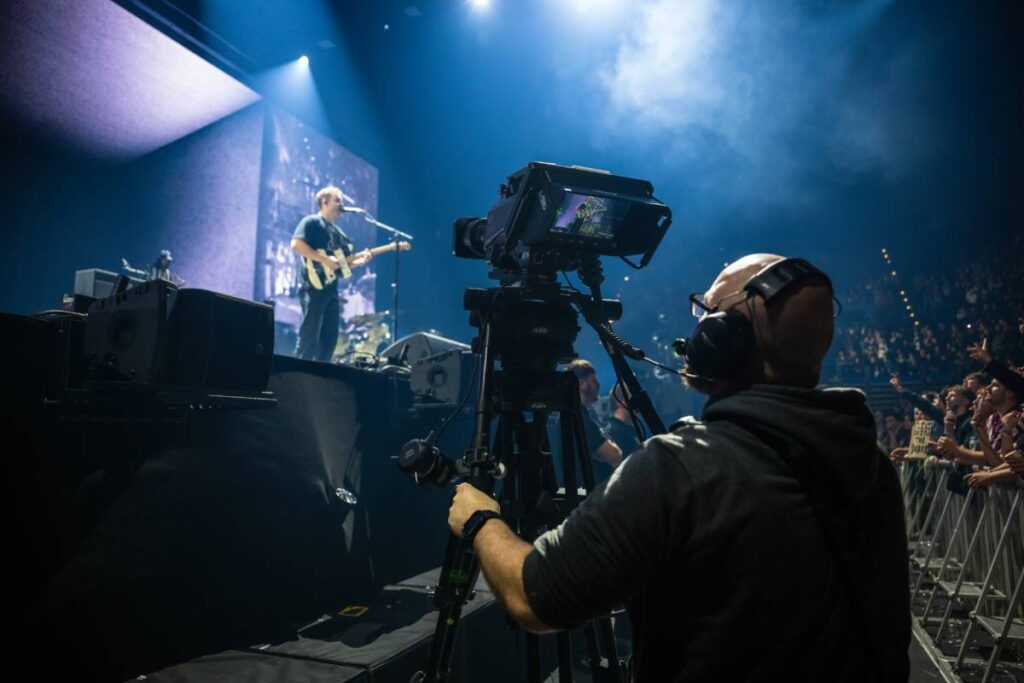 Eight A10 L-Acoustics speakers were used on the stage for lip-fill