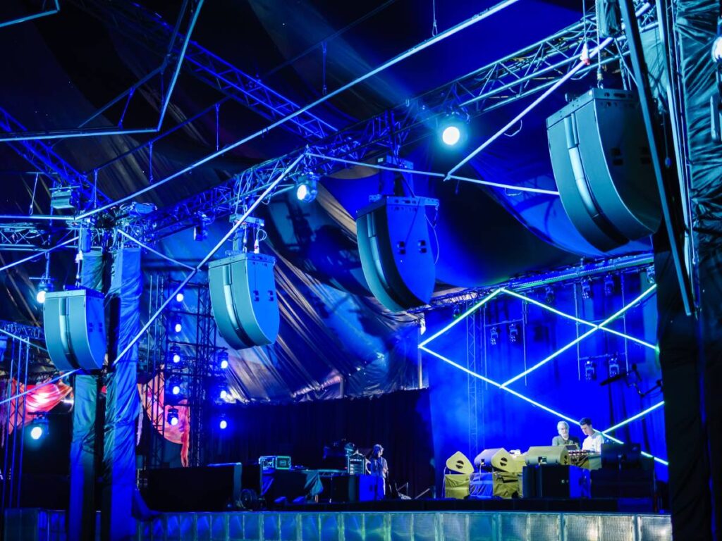 Eco-conscious L-Acoustics L Series speakers transform how audiences experience live music – photo credit Maria Zhytnikova, Red Flame Creations