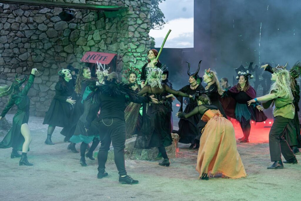 Following a comprehensive five-year renovation, Harzer Bergtheater’s new management aimed to attract high-calibre performers and expand their summer programming