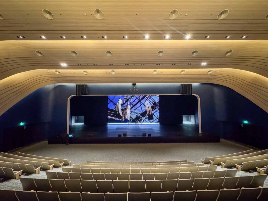 Thailand’s KIS International School Reignwood Park opens its new campus and auditorium with an L-Acoustics A Series professional sound system
