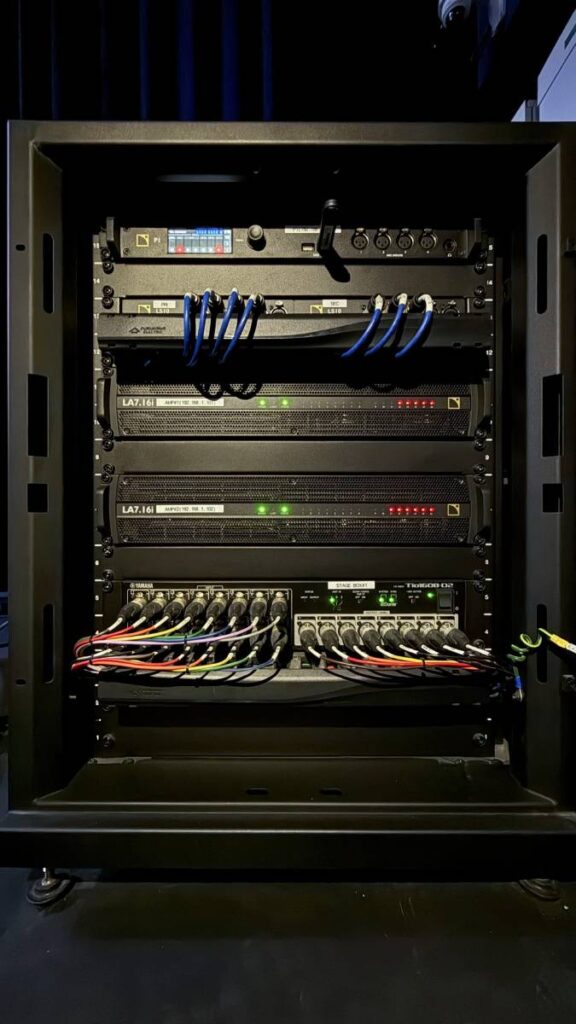 L-Acoustics LA7.16i, P1 and LS10 rack devices operate on a Milan-AVB network in KIS International School Reignwood Park auditorium