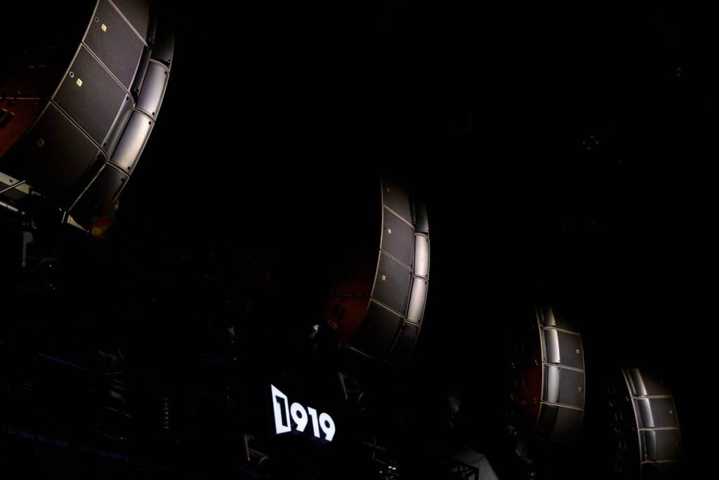1919LIVEHOUSE is setting a new standard for immersive audio experiences with an L-ISA scene system of five hangs of three A15 Focus and one A15 Wide each