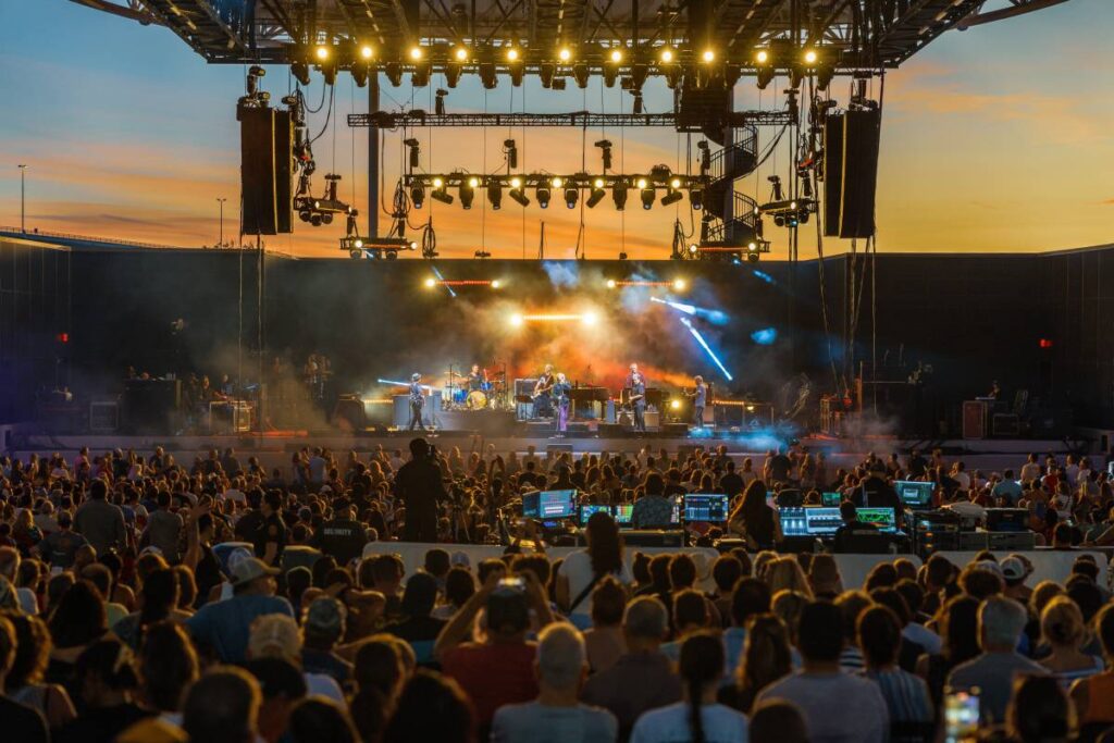 Counting Crows performing on The BayCare Sound’s new L-Acoustics L Series loudspeaker concert sound system (photo credit: Tracy May / BellaGrace Images)