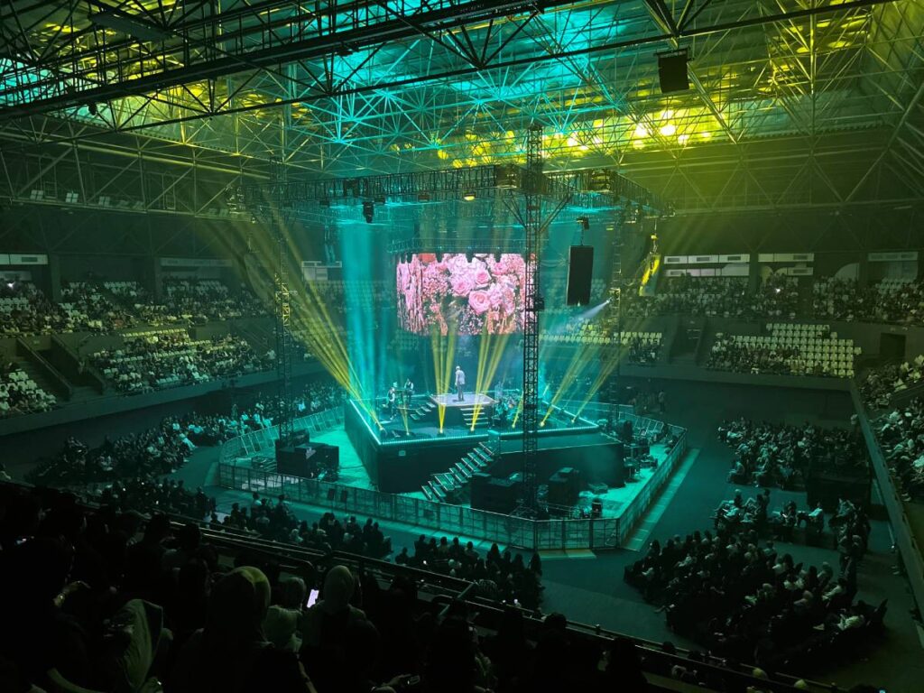 Front-fill consisted of L-Acoustics Kara II boxes placed on KS28 subwoofers for the Heart & Soul Live in Jakarta 2025 concert