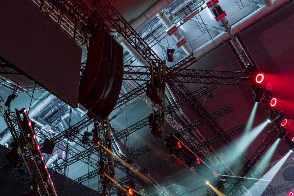 The L-Acoustics L series streamlined design enabled Krupski's team to execute rapid system adjustments while maintaining optimal coverage patterns