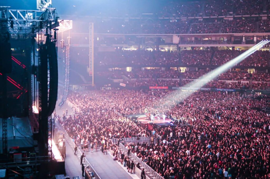System Engineer Andy Fitton’s clever Soundvision design allows the band to perform a set on the B-stage out in front of the PA
