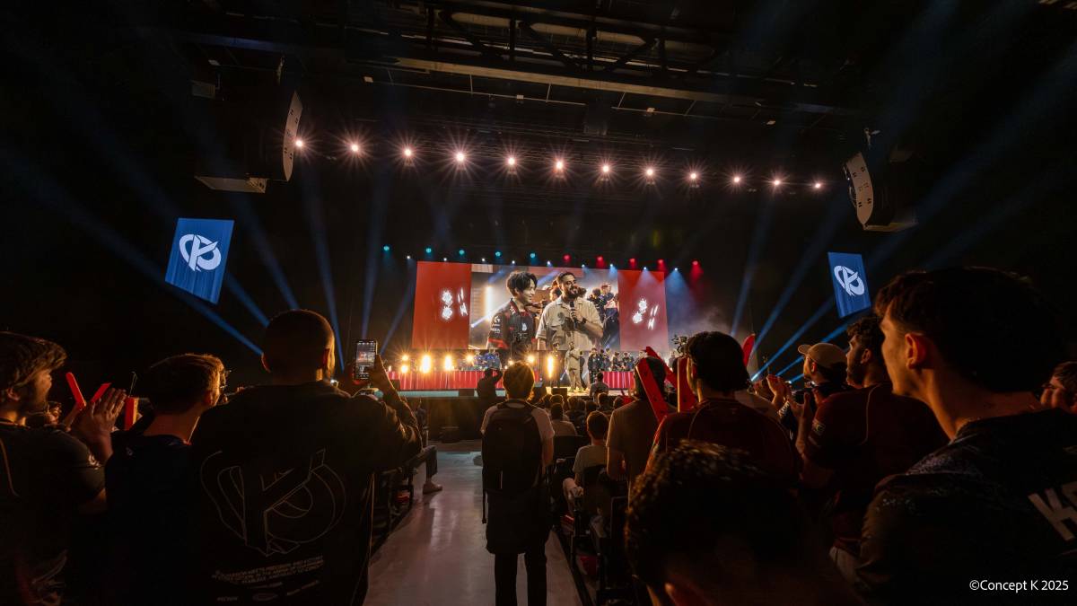 LAREINE 会報 1997 Kawasaki ZX-7R – Iconic Motorbike Auctions