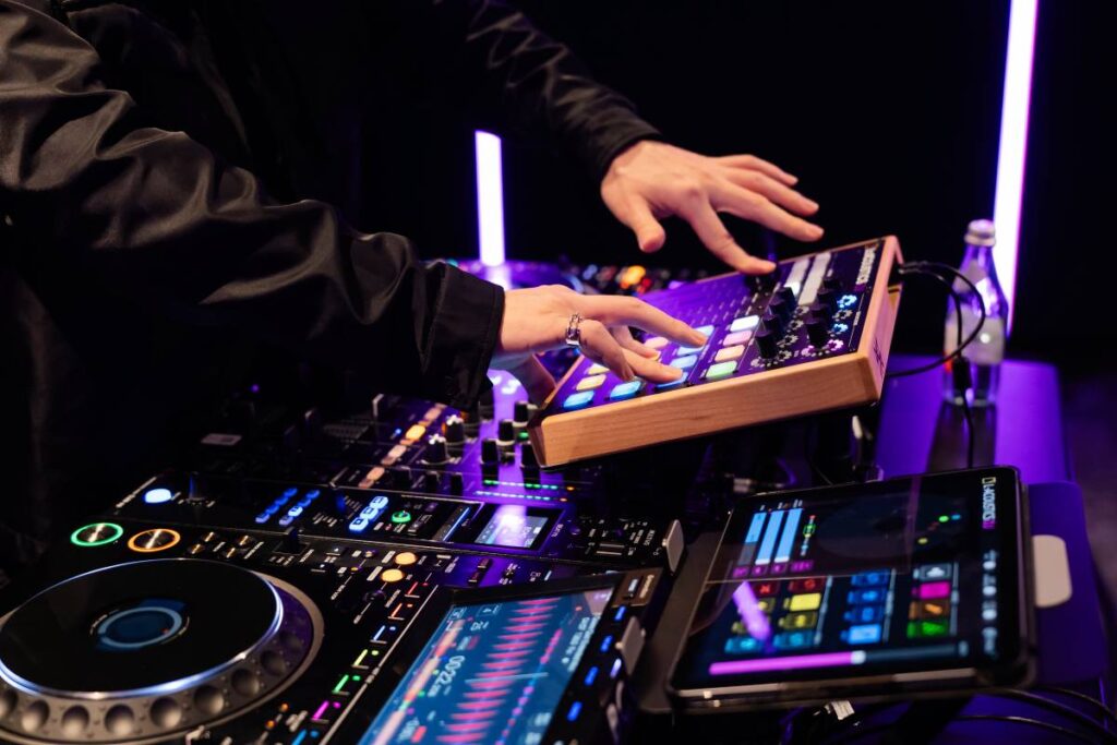 DJ Fader showcasing the power of L-Acoustics DJ at the L-Acoustics Creative Center. - © L-Acoustics / Chris Lau