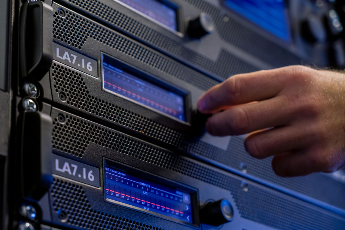 Sound System Advanced The Evolution of Amplifiers: Shaping the Professional Sound System