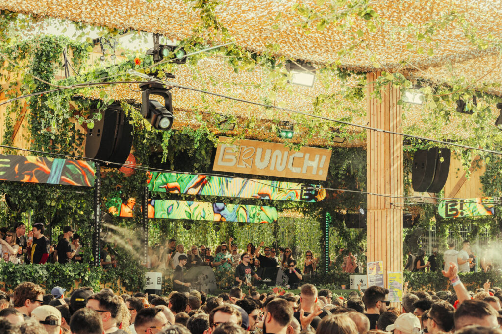 L-Acoustics Certified Provider Smart Fussion deployed L2 cardioid line arrays across three Madrid park locations to balance powerful sound with strict noise management