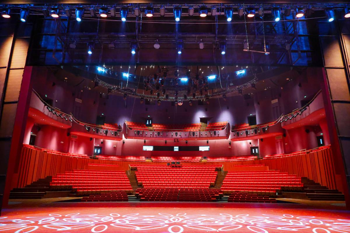 アート・デザイン・音楽 THEATRE DES REALITES Acrobatic Theatre Unveils L-ISA and Ambiance Ecosystem- L-Acoustics