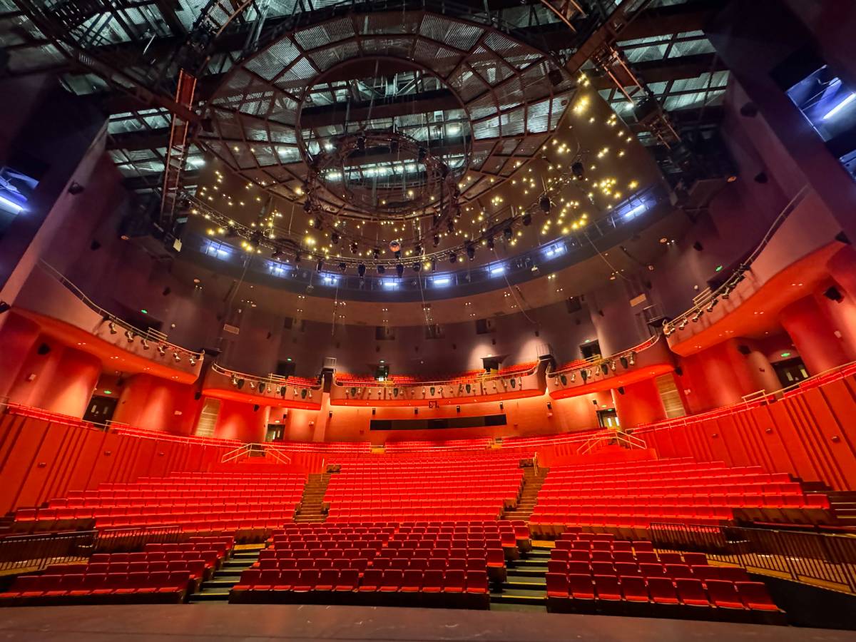 Acrobatic Theatre Unveils L-ISA and Ambiance Ecosystem- L-Acoustics