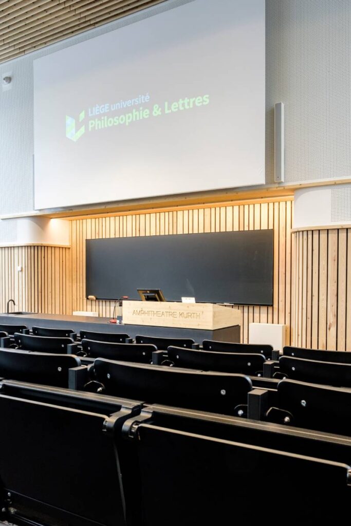 Deploying an aesthetically appealing sound system was especially important in certain heritage spaces, like the Salle Académique and several of the amphitheatres ©Alexandre Aretz
