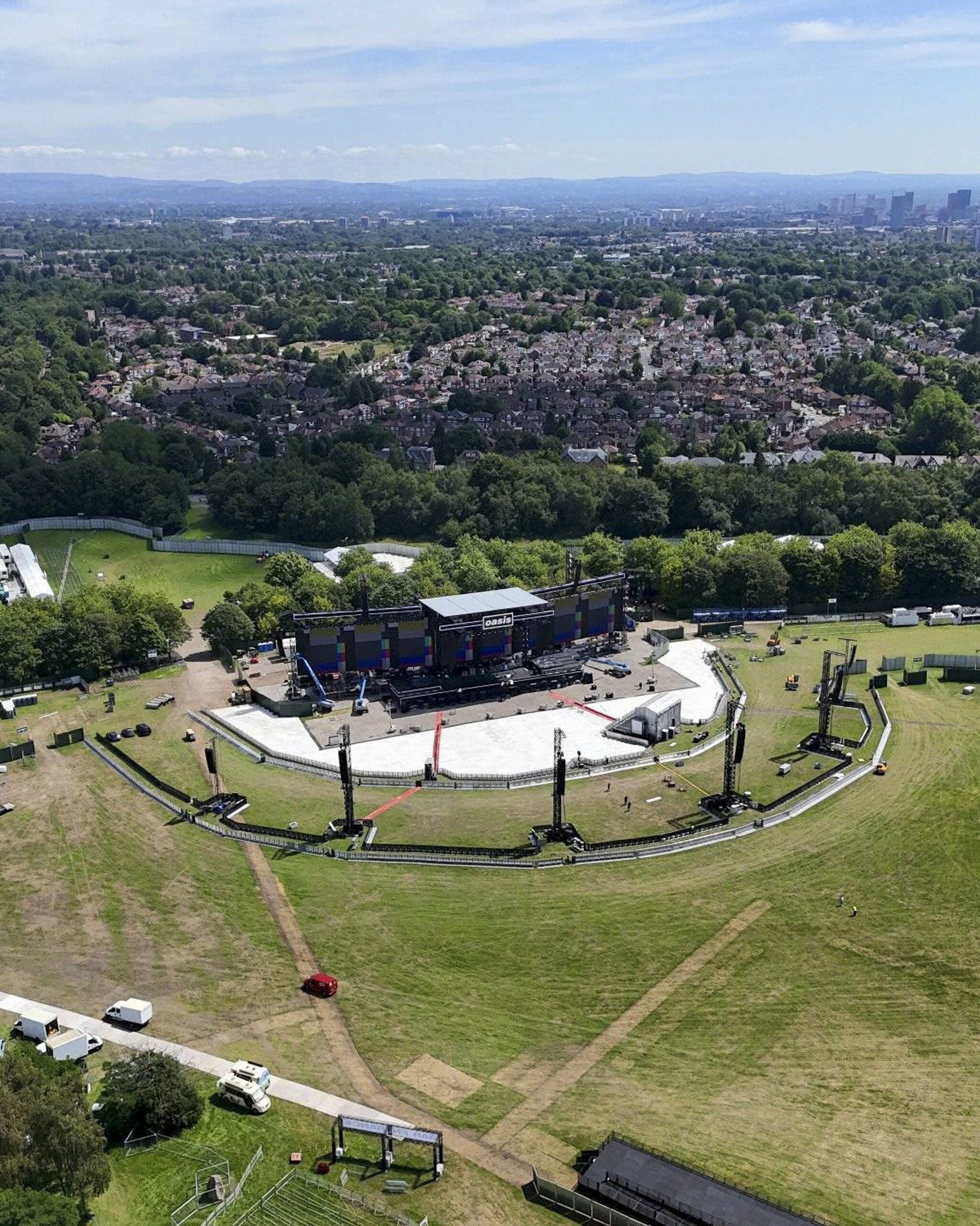oasis-at-heaton-park-