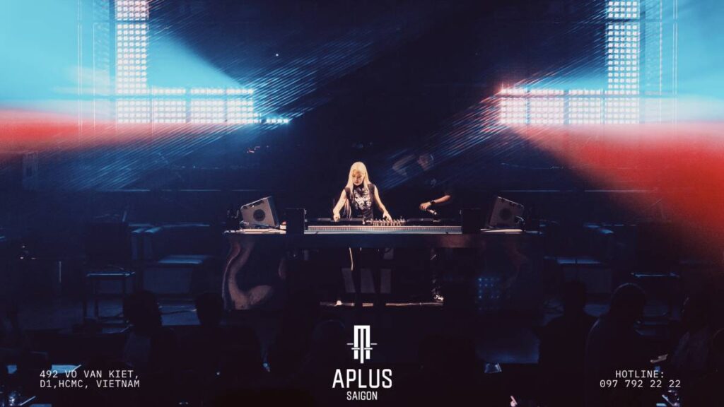 A10 Focus nearfield monitors give DJs precise reference in a high-SPL environment © Wang Tobi