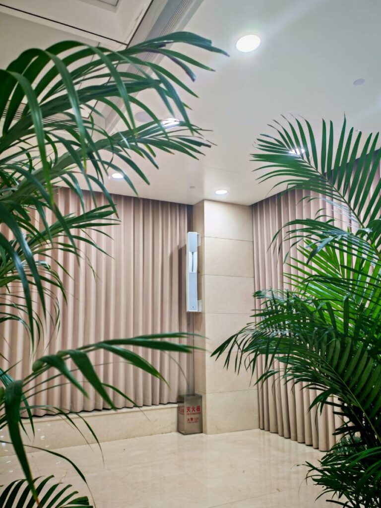 L-Acoustics Certified Partner Rightway Audio Consultants designed a solution that would meet international acoustic standards while integrating seamlessly with their modern conference aesthetic 