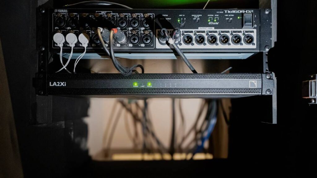 Amplification for the L-Acoustics sound system is handled by LA4X and LA2Xi amplified controllers