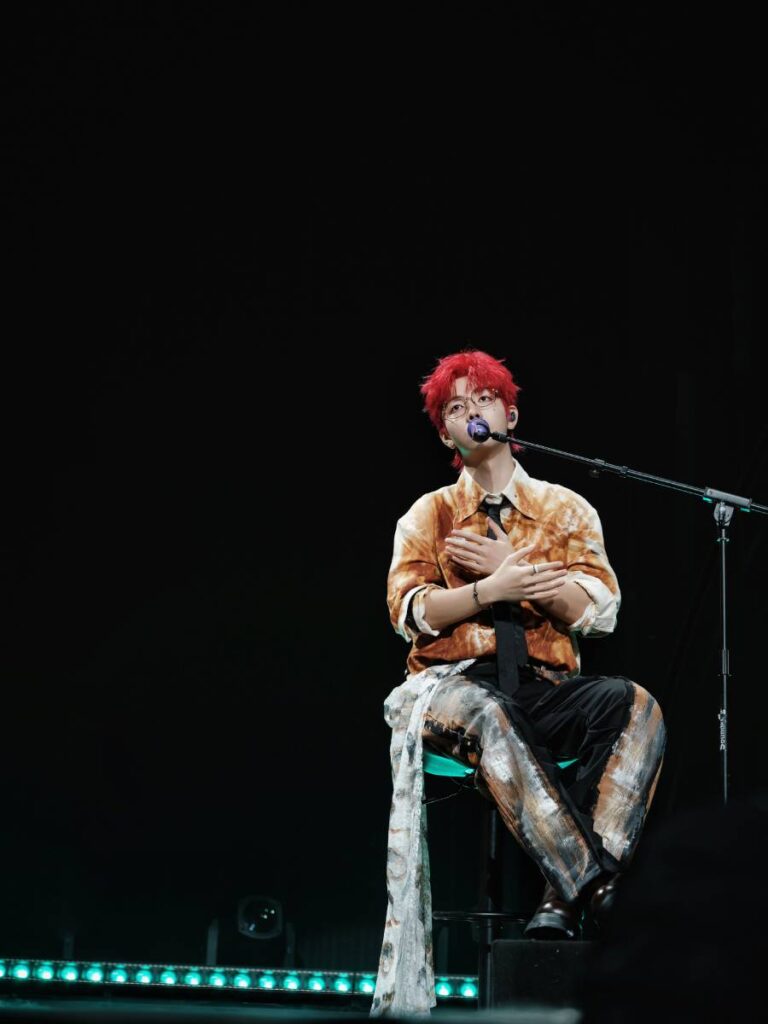 Fox Xia rose to prominence after winning Taiwan's One Million Star competition in 2010 and has since built a career around soundtrack work for Chinese TV series, films, and games