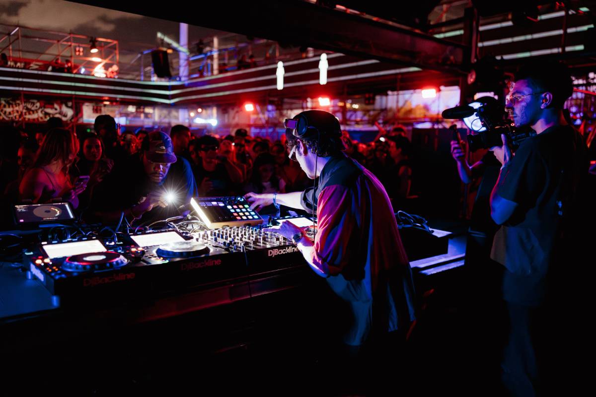 Danny Daze performed an engaging immersive set with L-Acoustics DJ on III Points’ S3QUENC3 stage