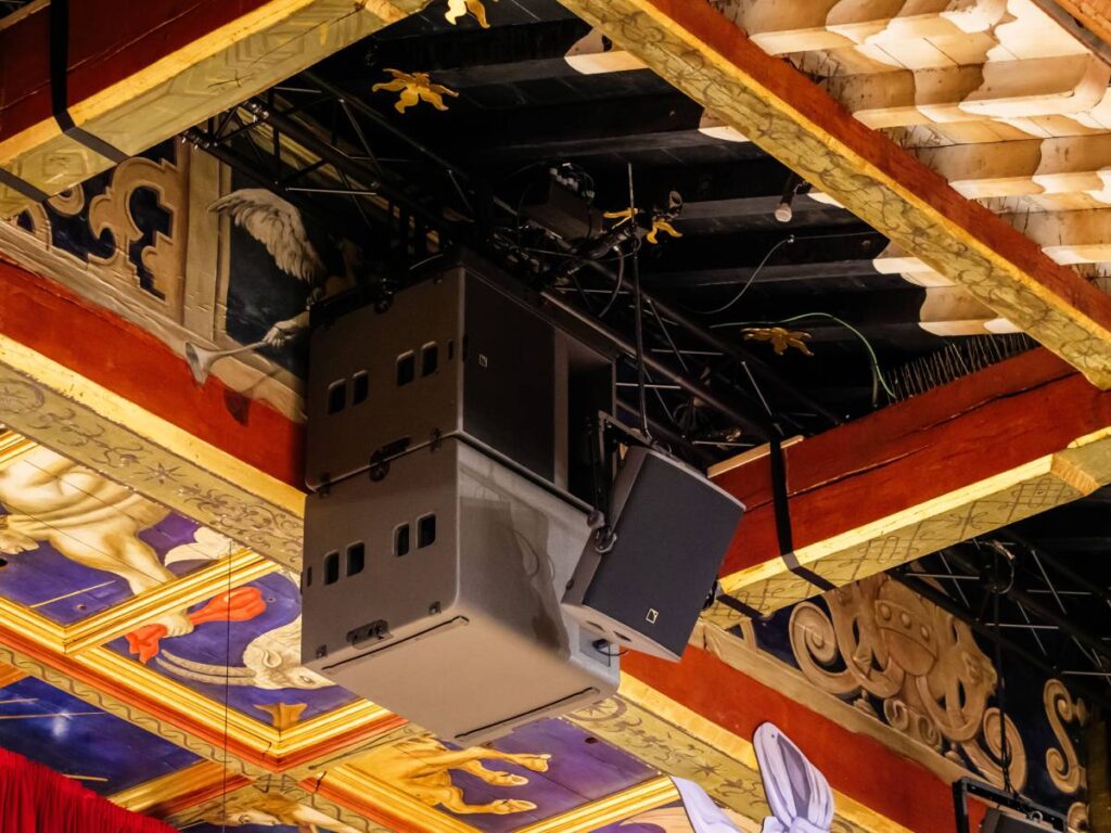 Two L-Acoustics KS21 subwoofers underpinned the low-end, keeping bass tight and controlled in the open-air environment 