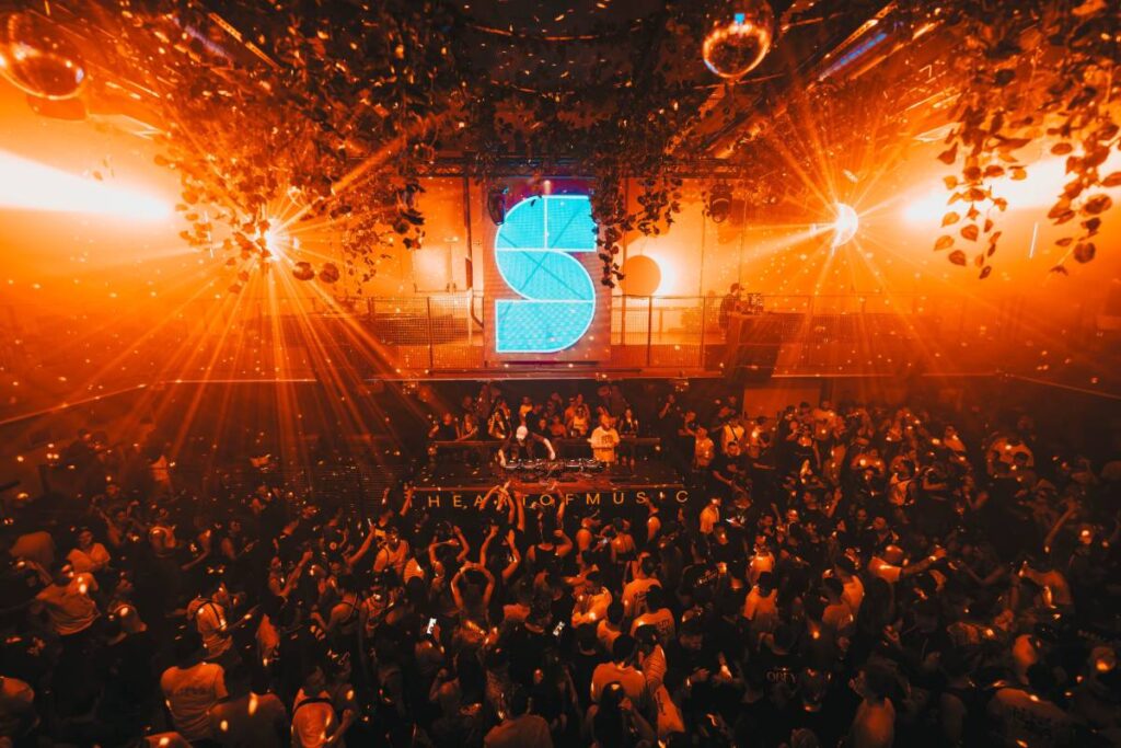 Levels AV delivers full L-Acoustics system design, installation and calibration for two contrasting rooms that demand two very different approaches to sound