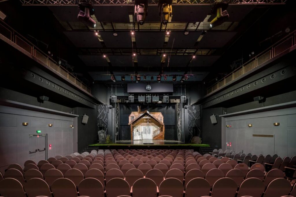 Syrena Theatre transforms its L-Acoustics Sound System into a full L-ISA immersive audio installation ©Krzysztof Sklodowski
