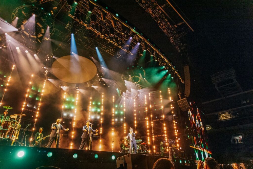 L-Acoustics L1 ensures consistent coverage across every zone of the venue on Bruno Mars' The Romantic Tour. Photo: Diwang Valdez