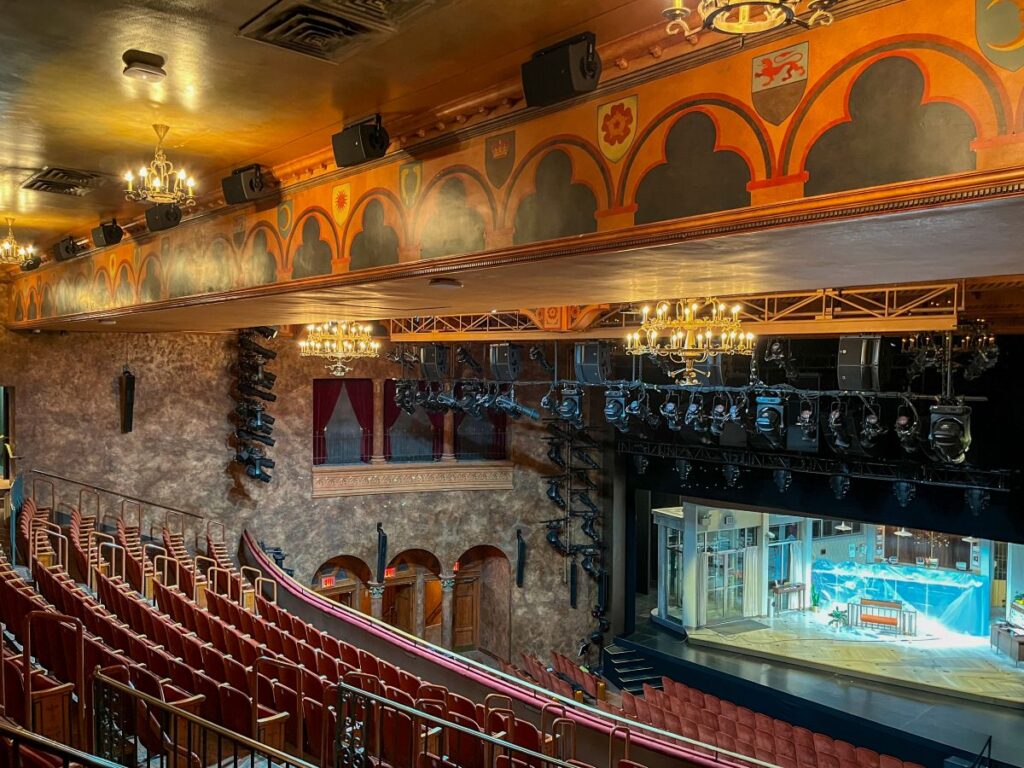 Seven L-Acoustics X8 enclosures further serve as mezzanine delays