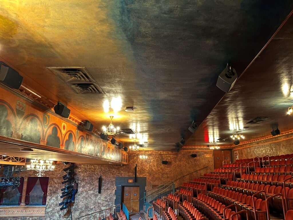 The mezzanine’s front-firing L-Acoustics X8 delays are complemented by additional X8 as rear-firing surrounds