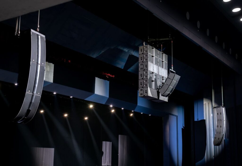 It was important to ensure the L-Acoustics sound system did not visually compromise the hall's cinema screen