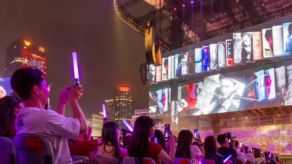 A 5,600-square-metre ring of LED wrapped the audience on every side, and the production played to crowds of tens of thousands each night