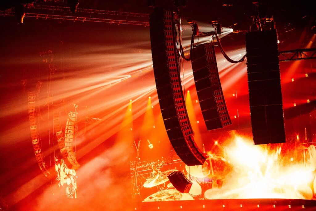The main hangs comprise of up to 14 L-Acoustics K1 and four K2 per side with up to eight K1-SB per side fly directly behind them