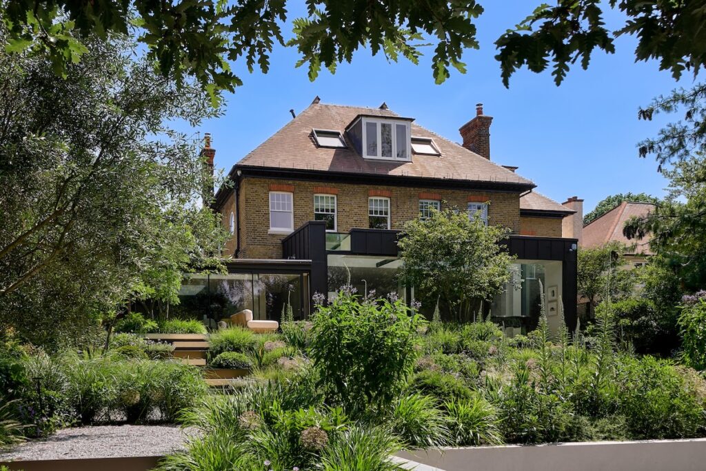 In the heart of Putney in South-West London, a masterful fusion of architectural elegance and acoustic excellence has transformed a distinguished 7,000 square-metre residence